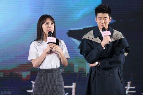 老师吃瓜学生感情视频在线观看,师生情谊的甜蜜瞬间