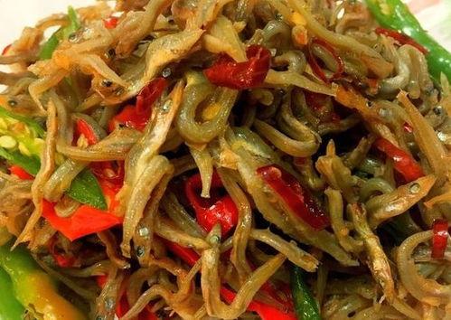 茭瓜炒银鱼干可以吃吗视频,茭瓜炒银鱼干，营养搭配新尝试