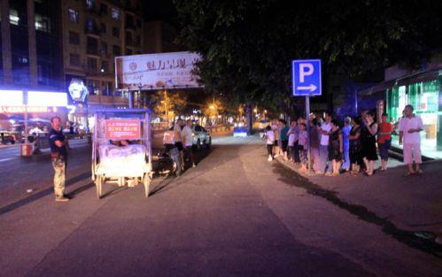 寿光广场吃瓜事件视频曝光,视频曝光引发社会热议