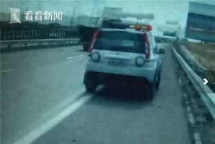 两名警察吃瓜比赛视频播放,趣味横生，警营生活新风采