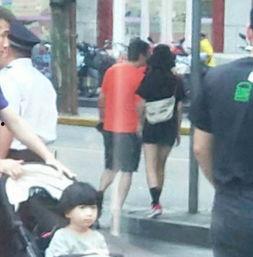 吃瓜路人偶遇王思聪视频,吃瓜路人镜头下的豪门生活瞬间