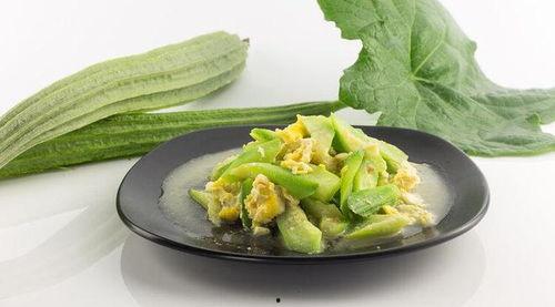 三千城吃瓜视频,揭秘网络红人背后的故事与争议