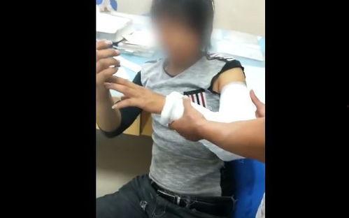 情侣网红吃瓜视频,情侣网红甜蜜吃瓜瞬间，甜蜜指数爆表！