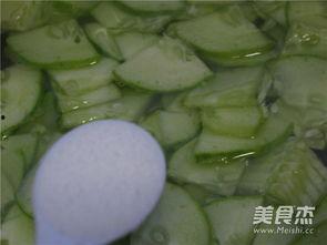 鲜瓜用不用焯水吃呀视频,健康美味两不误